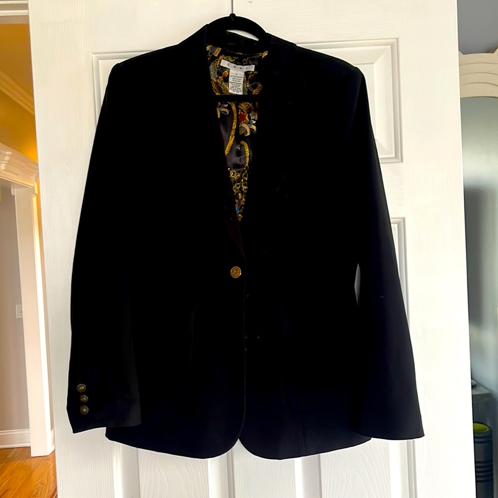 Women’s black Cabi blazer.  Silk lining, single breasted blazer.